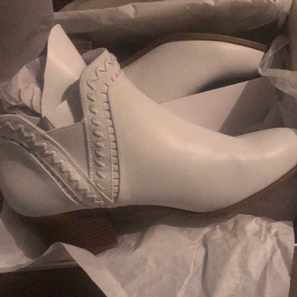 😍New White Faux Leather Booties❤️ - Picture 3 of 7